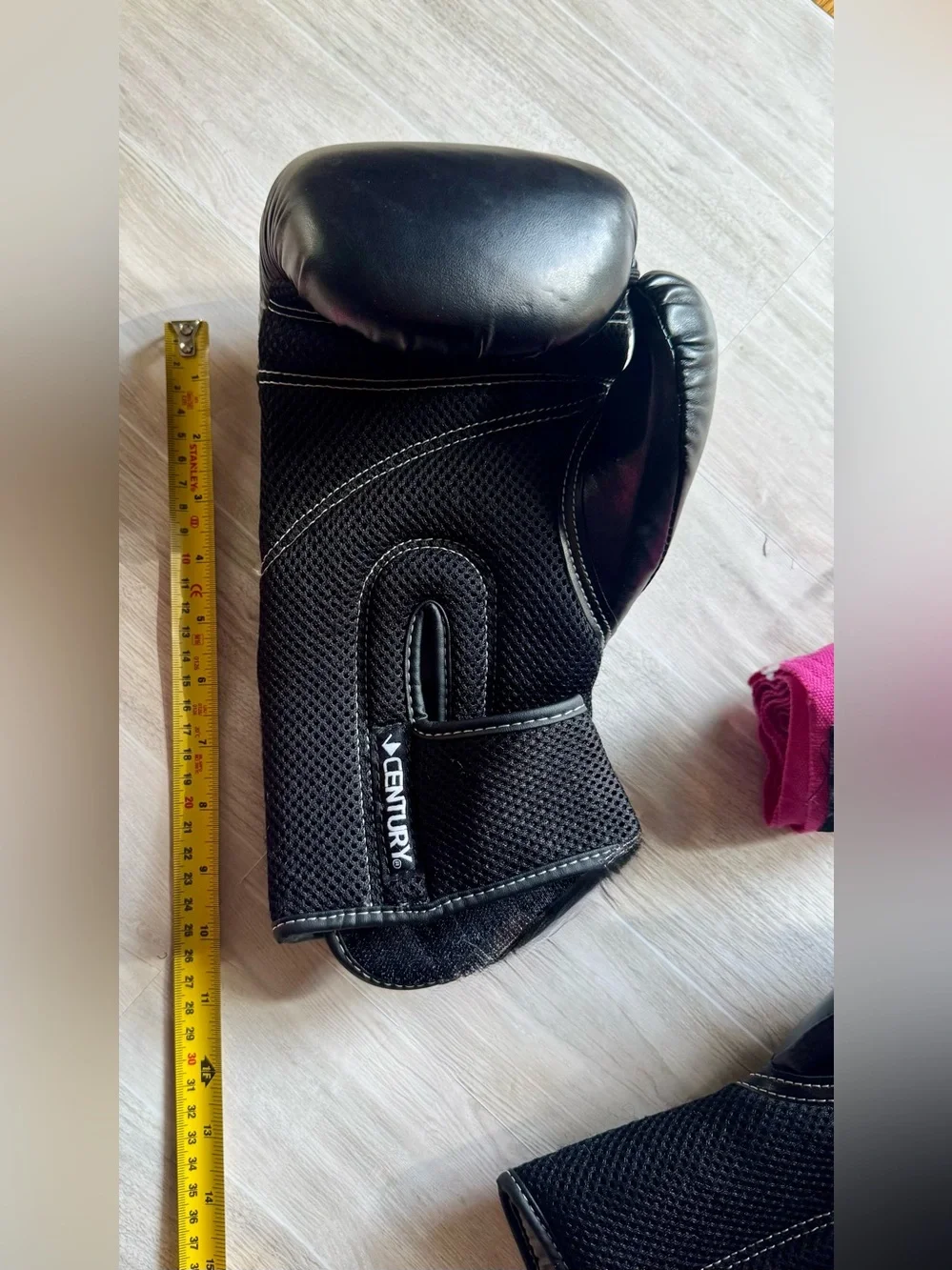 🥊 Black Kickboxing Gloves with Pink Hand Wraps - One Size
